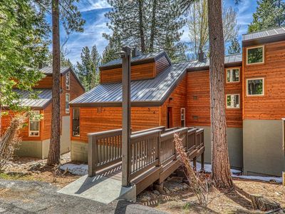 2755 N Lake Blvd #5