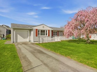 Property at 58 Redwood Rd, Portsmouth, RI