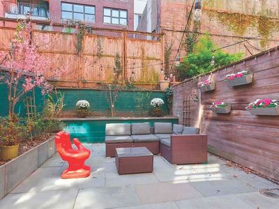 450 W 20th St UNIT GARDEN