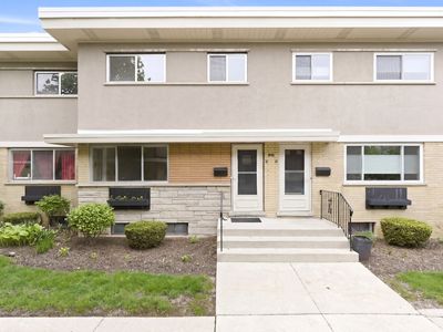 614 S Milwaukee Ave APT E
