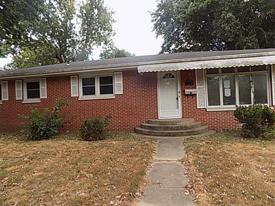606 E Wayland Street