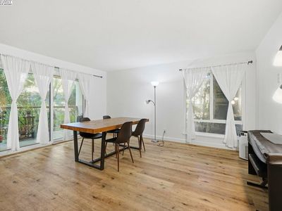 310 N Civic Dr APT 102