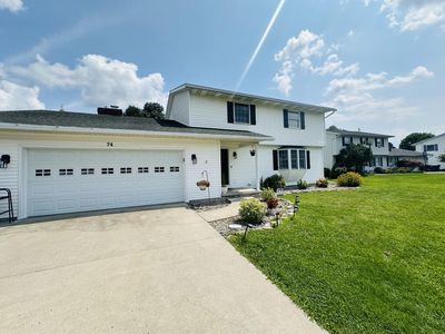 74 Sharon Ave
