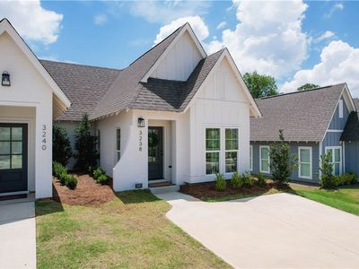 3238 Bradley Ln