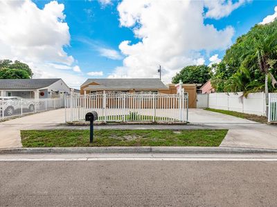 750 NE 4th Pl