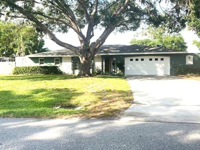 1908 Rolling Green Cir