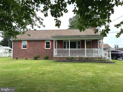 211 W Main St
