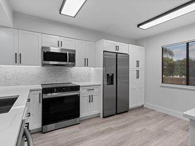 6866 Huntington Lane #401