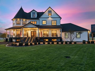 10202 N West Newman Lake Dr