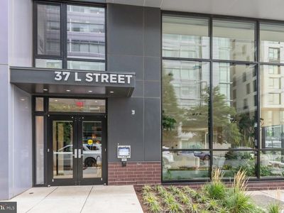 37 L St SE APT 802