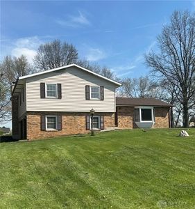758 Oneida Dr
