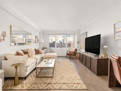 400 E 77th St APT 6J