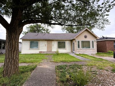 Property at 812 N Pearl St, Stratford, TX