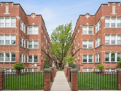 4448 N Beacon St #3