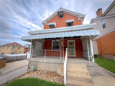 43 Queenston St