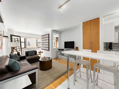 220 E 67th St APT 7J