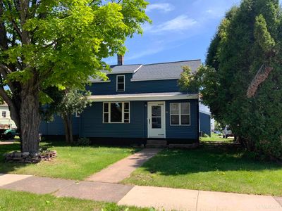 604 Carr St