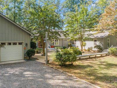 896 Sandy Point Rd