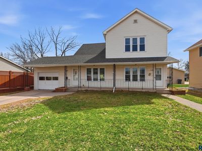 Property at 111 & 111-1/2 W Warren St, Luverne, MN