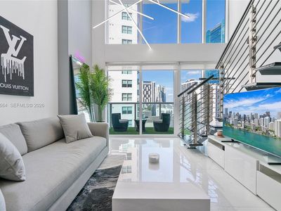 41 SE 5th St APT 1111