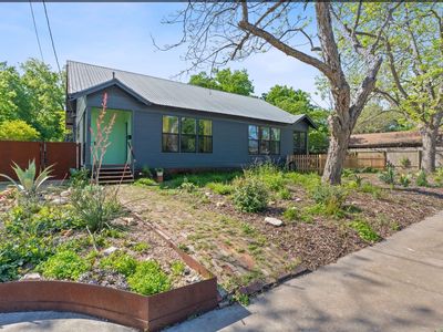 708 W PRAIRIE LEA ST