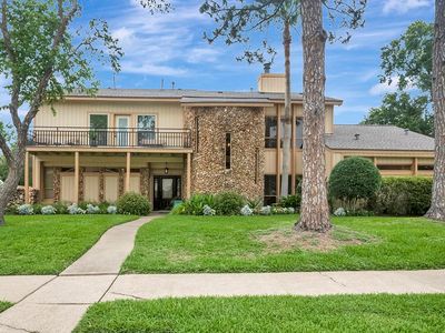307 Crestwood Dr