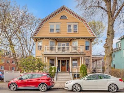 93 Moraine St