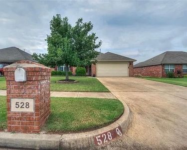 528 E Juniper Ln
