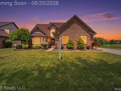 Property at 26796 Arcadia Dr, Flat Rock, MI