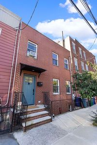101 Dikeman St