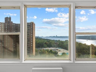 5800 Arlington Ave APT 11T