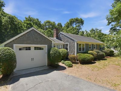 8 Emerald Way