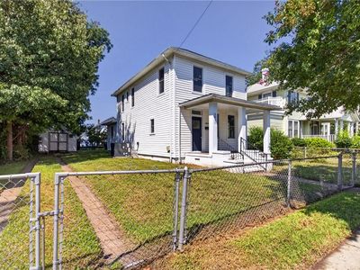 2811 Marshall Ave