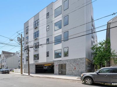 60-62 Plum St