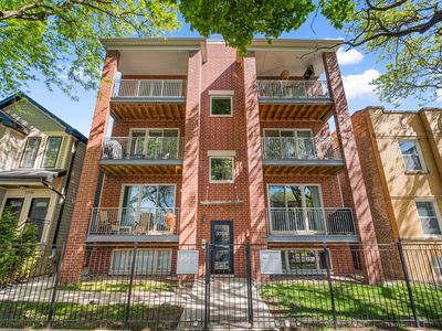 3708 W Cornelia Ave #1E