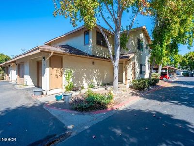 72 Village Circle Dr