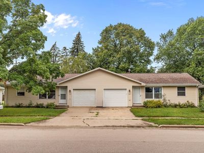 1217 Meadow Ln