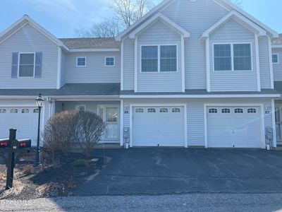 Property at 66 Cobblestone Court, Schenectady, NY