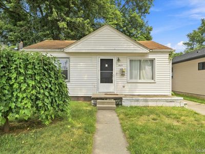 Property at 1527 E Meyers Ave, Hazel Park, MI