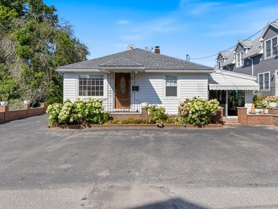 8 Luzitania Ave