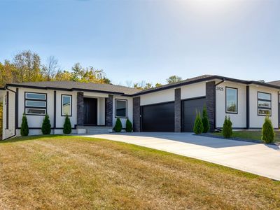 2825 NW Brookside Dr