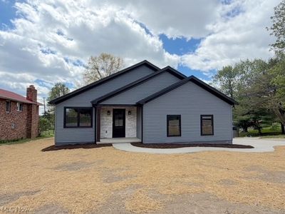910 W Main St
