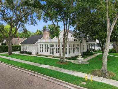 121 W Maple St
