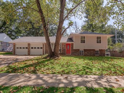 1610 Tanglewood Dr
