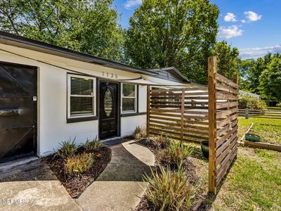 1135 MURRAY Drive