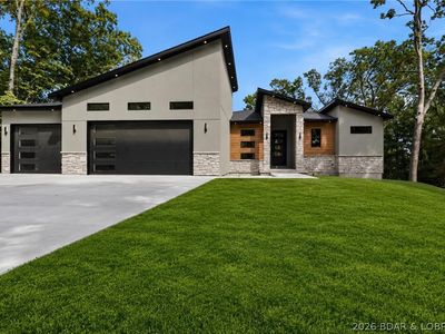 105 Fair Oaks Ln
