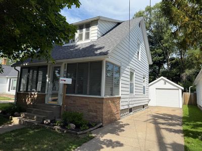 2074 Prospect Ave NE