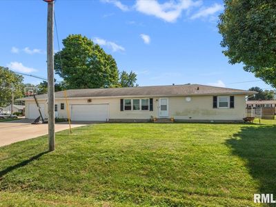 Property at 601 W Greenwood Ave, Jacksonville, IL