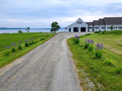 85 River Road