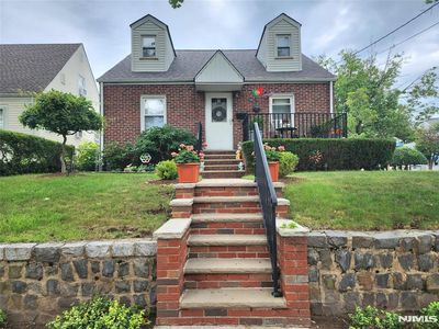 499 Jauncey Ave